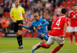 开云-沙尔克客场未能战胜RB莱比锡，遗憾告负(莱比锡红牛vs沙尔克比赛结果)